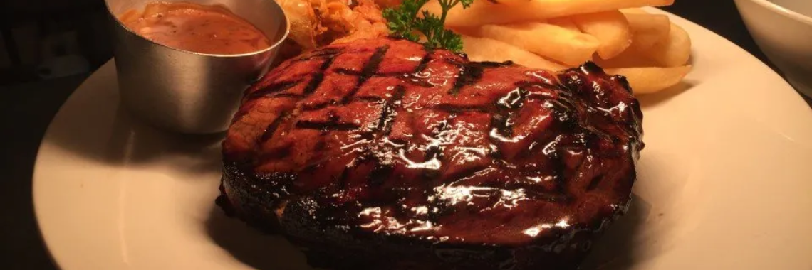  Safari Club Bar and Grill